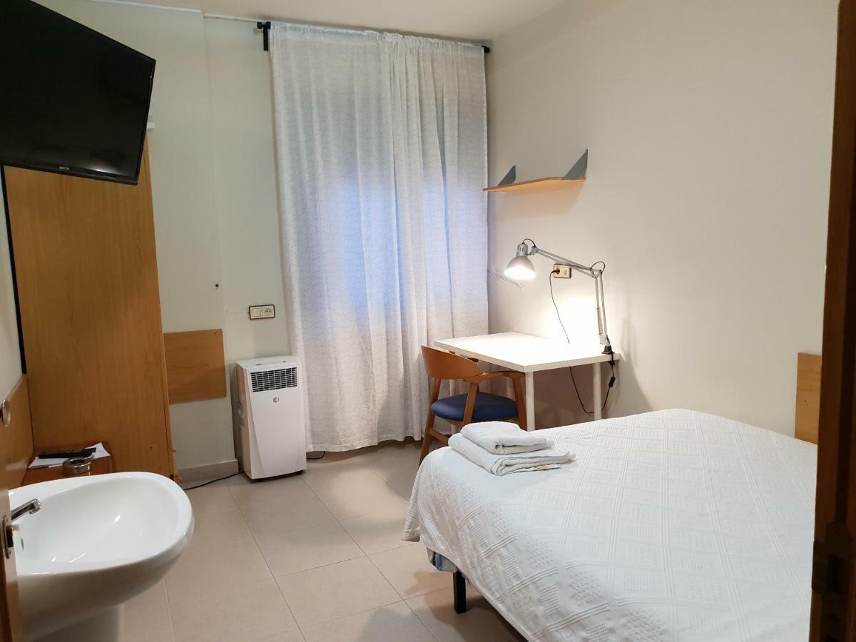 Residencial Oscense Hotell Huesca Exteriör bild