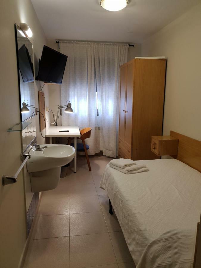 Residencial Oscense Hotell Huesca Exteriör bild