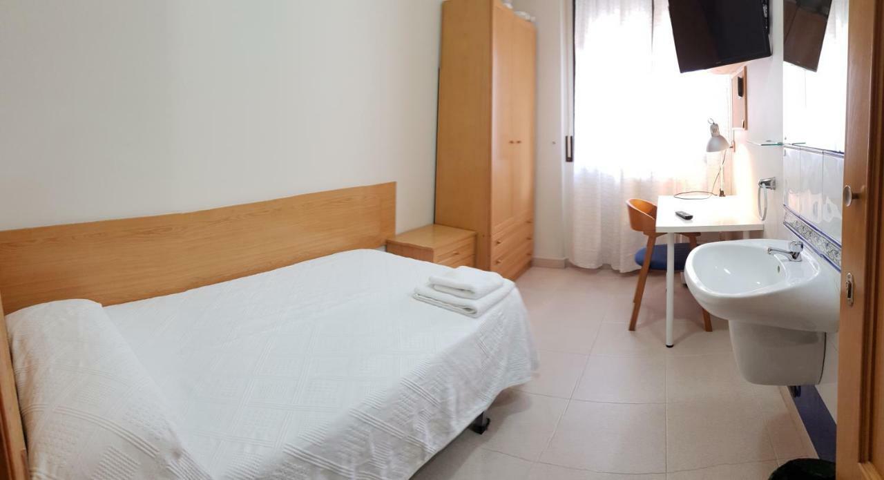 Residencial Oscense Hotell Huesca Exteriör bild
